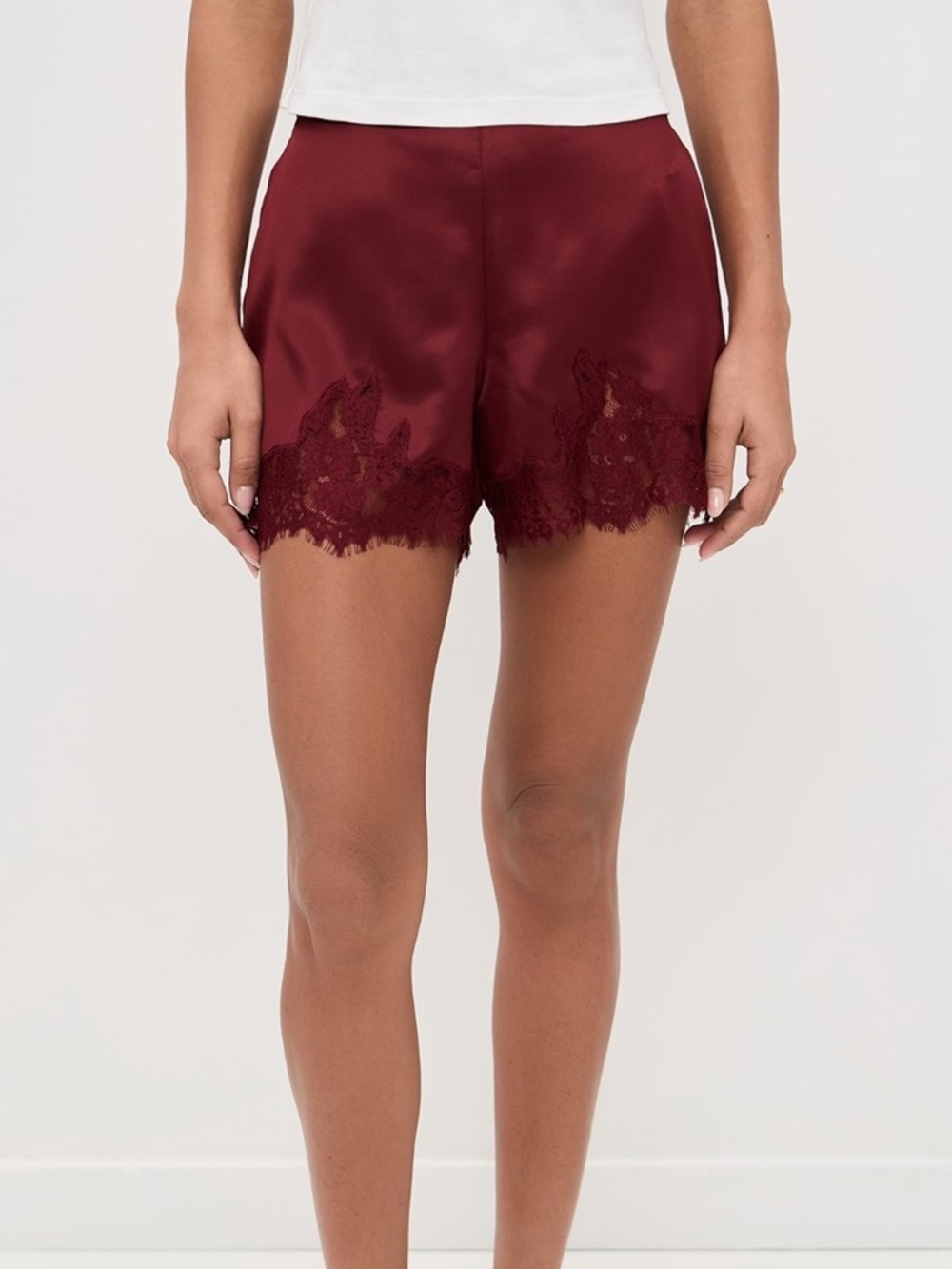 Reformation Fern Satin Short XS Romance Wine Satin Lace Classic